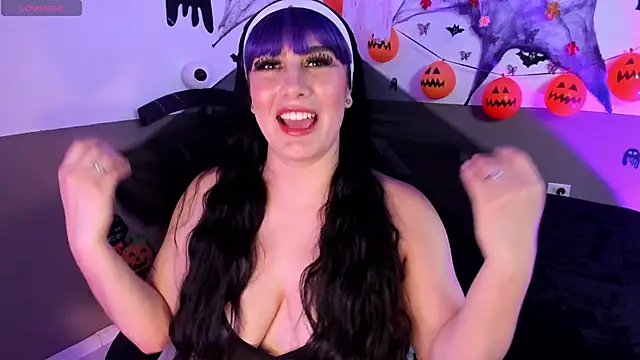 Monserrat Cute  online show from October 31, 4:47 am