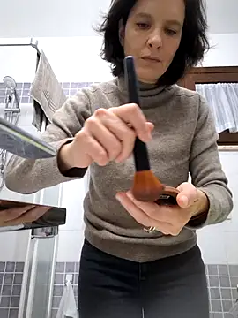 Piediniecollant online show from December 19, 5:43 am