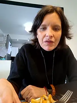 Piediniecollant online show from January 14, 11:26 am