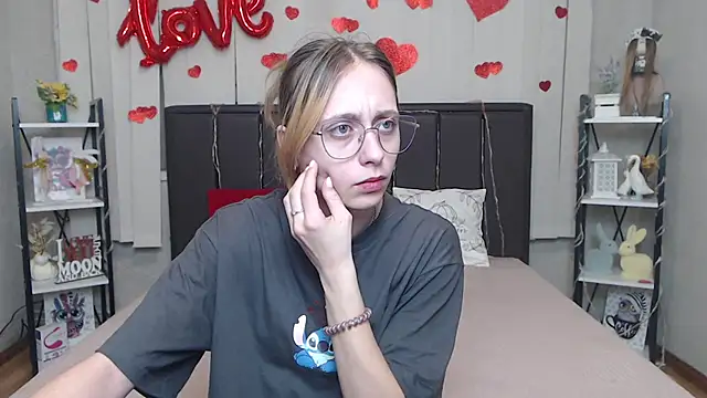 TracyLll online show from March 1, 6:13 am