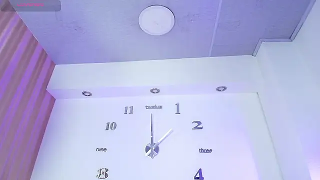 KamyGlam online show from February 7, 10:35 pm