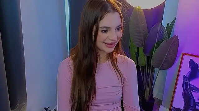 LauraHansil online show from April 6, 4:46 am