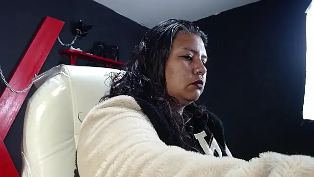 serenamystsh online show from November 3, 8:02 pm