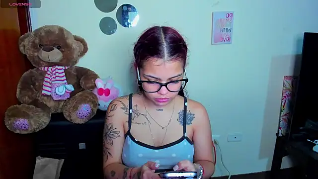 Emma boo online show from April 17, 11:51 pm