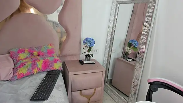 Lunadreamsht online show from January 7, 5:49 pm