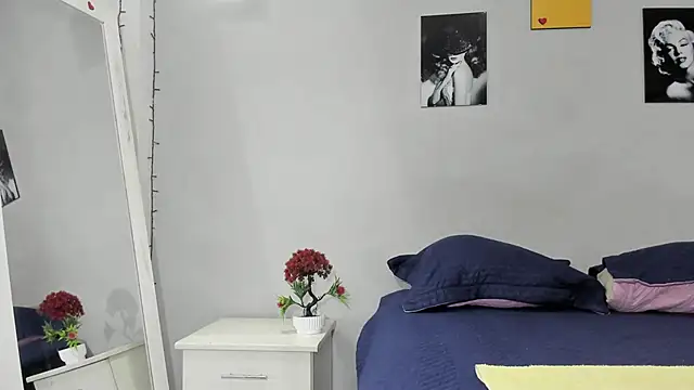 sexynova 93 online show from February 17, 7:35 pm