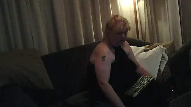 Sylviastar46 online show from November 27, 8:56 pm