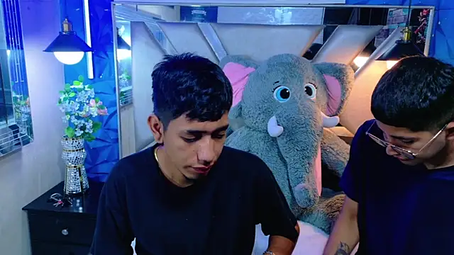 darwinandbrayann online show from December 18, 3:22 am