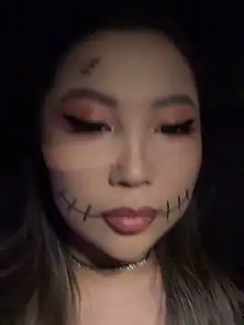 limkiss online show from October 31, 6:01 pm