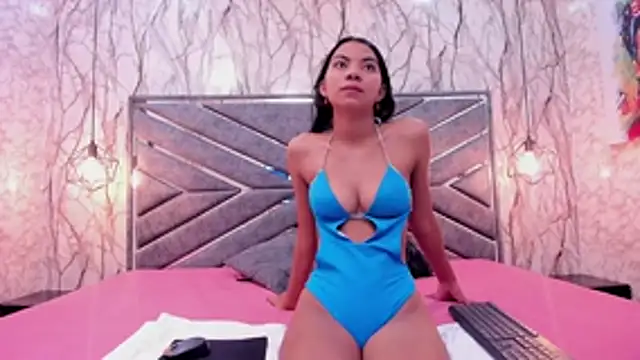 DIRTY MIIA  online show from December 1, 11:47 am