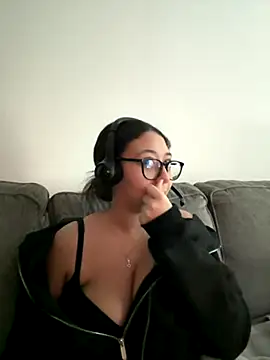 minha baby online show from November 30, 4:22 pm