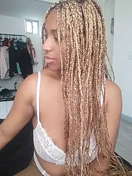 EvonyFoxxx online show from January 15, 4:13 pm