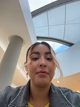 Elina Hills online show from February 26, 9:14 pm