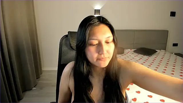 Yunamini online show from December 3, 7:05 pm