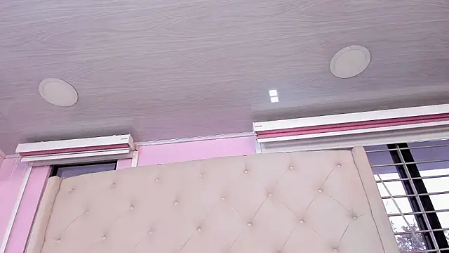 scarlett leblanc  online show from February 13, 1:35 pm