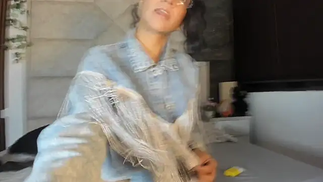 Liia Leens online show from February 23, 2:23 am