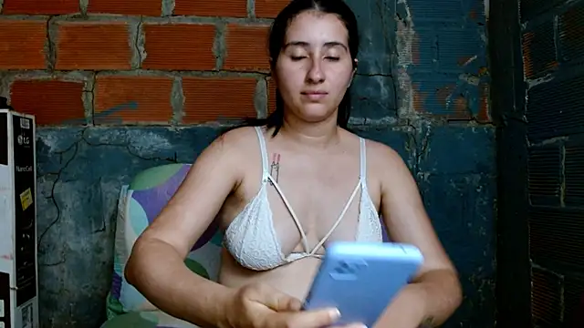 sweetmilk2106 online show from October 31, 8:02 pm