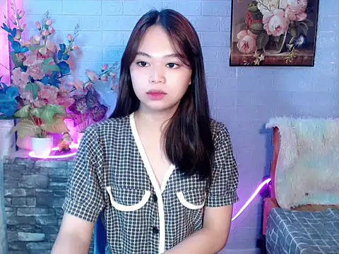 lustfullakim online show from June 4, 4:33 pm