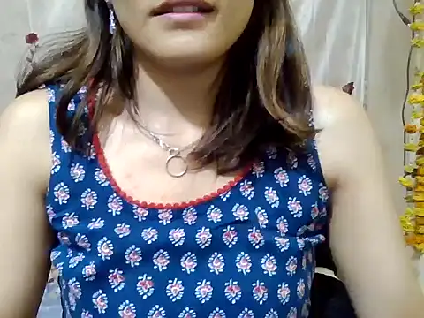 maira 33 online show from November 9, 12:45 pm