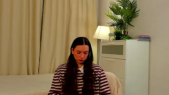 LupitaPicazo online show from November 3, 1:15 pm