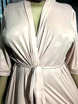 mcdeeXo online show from November 6, 7:31 pm