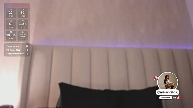 LaraCurls online show from November 24, 2:08 pm