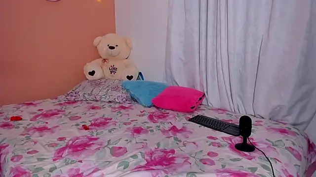 miah smith123 online show from November 28, 8:56 pm