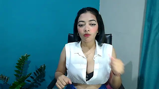 Melissa Ortega  online show from December 4, 6:30 pm