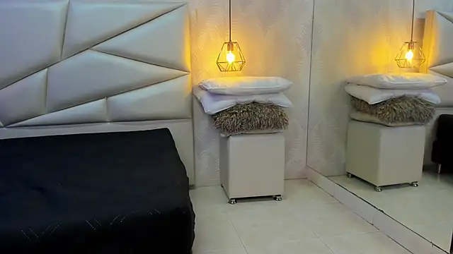 laurettedela rouse online show from December 16, 11:27 am