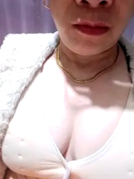 small-house123 online show from December 16, 10:59 pm