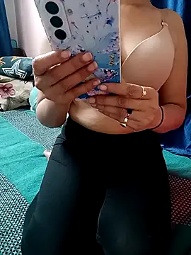 Aarti9012 online show from February 2, 8:08 pm