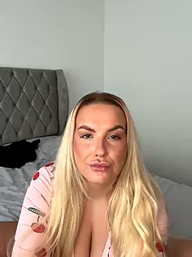 LeahLovexx online show from November 3, 10:19 am