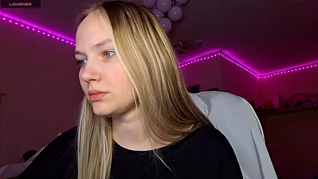 KarinRobertson online show from February 10, 5:38 pm