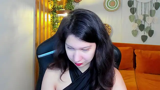 SaraDenars online show from November 5, 5:34 am