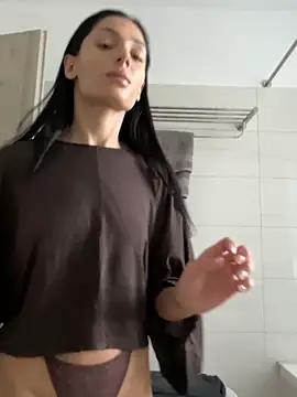 VickyM99 online show from April 19, 9:09 am