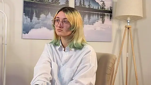 JoannieDrissel online show from November 4, 10:53 am