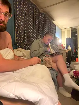 biggdaddyandqueenn online show from January 8, 1:42 am