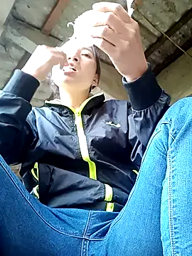 oanh-oanhbay online show from November 25, 9:00 am