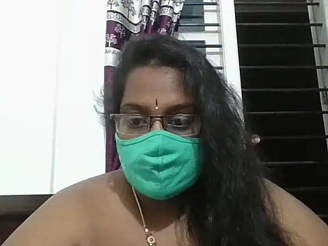 hootypriya online show from November 24, 8:00 pm