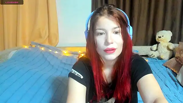 Eva purrr  online show from January 10, 1:10 am