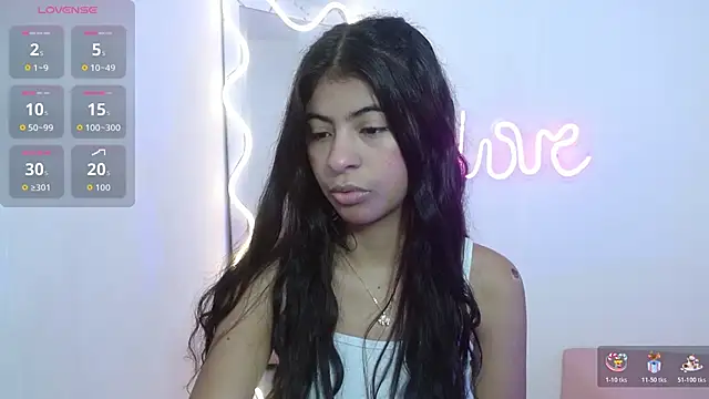 Sandyy tay online show from December 3, 11:23 am