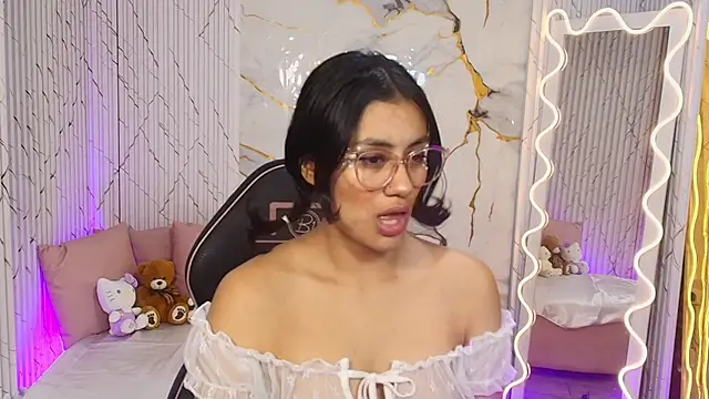 PEACHY TAY online show from February 20, 11:56 am