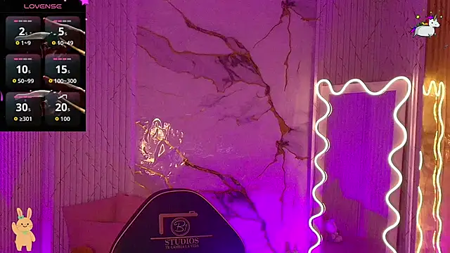 PEACHY TAY online show from April 17, 11:01 am