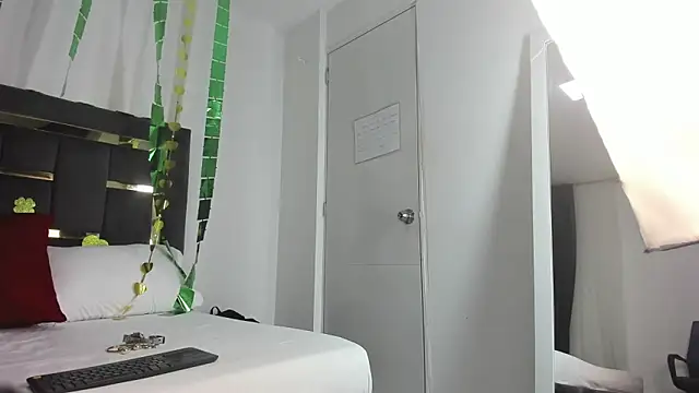 CatleyaSmith online show from March 24, 12:43 pm