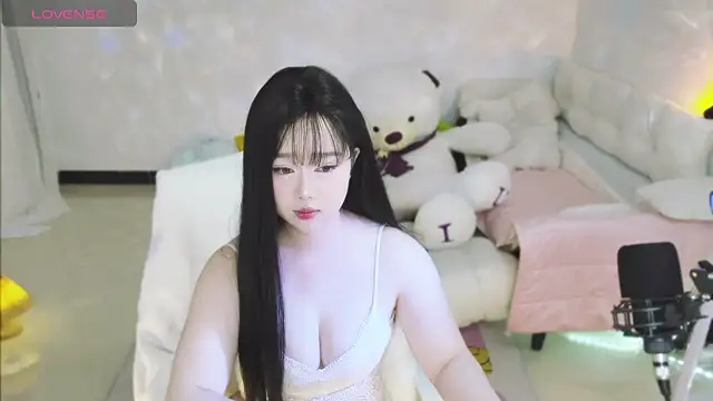 Nina37 online show from January 9, 1:15 pm