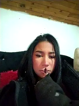 lyam ebony  online show from January 17, 6:10 am