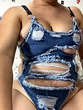 luna cheerful  online show from November 5, 11:43 pm