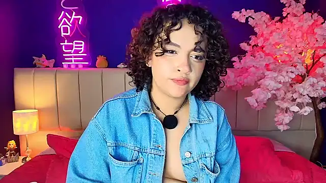  sarahRose online show from April 11, 7:45 am