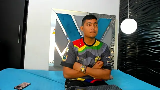 Naty And Maxx online show from January 14, 11:37 am