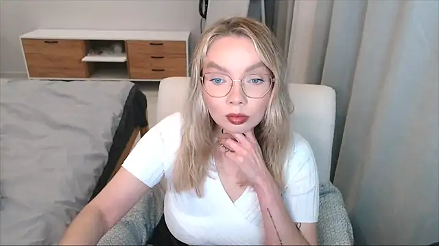 PolinaXXXXJones online show from November 14, 7:03 pm